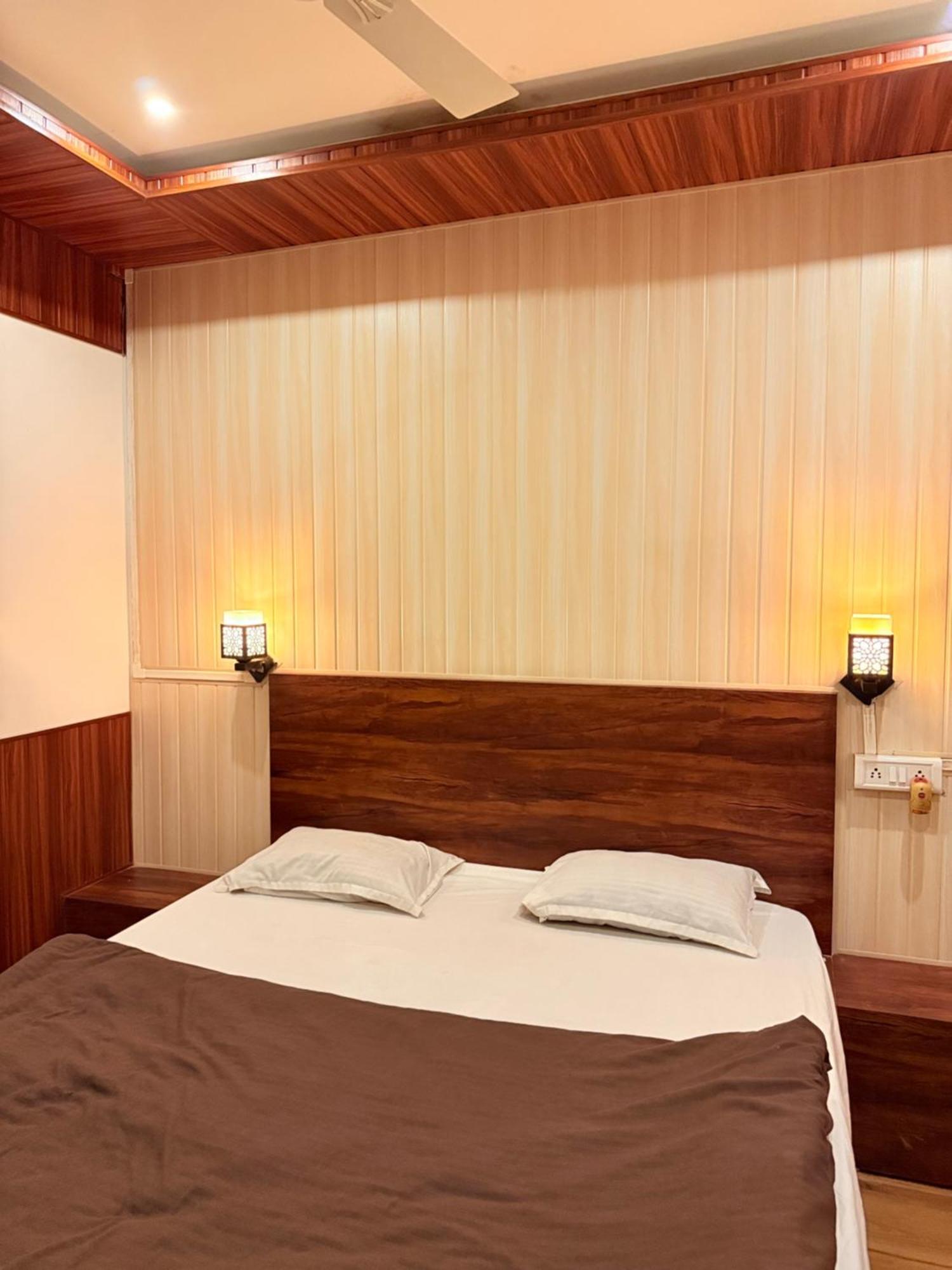 Dream Lodging Silchar Luaran gambar