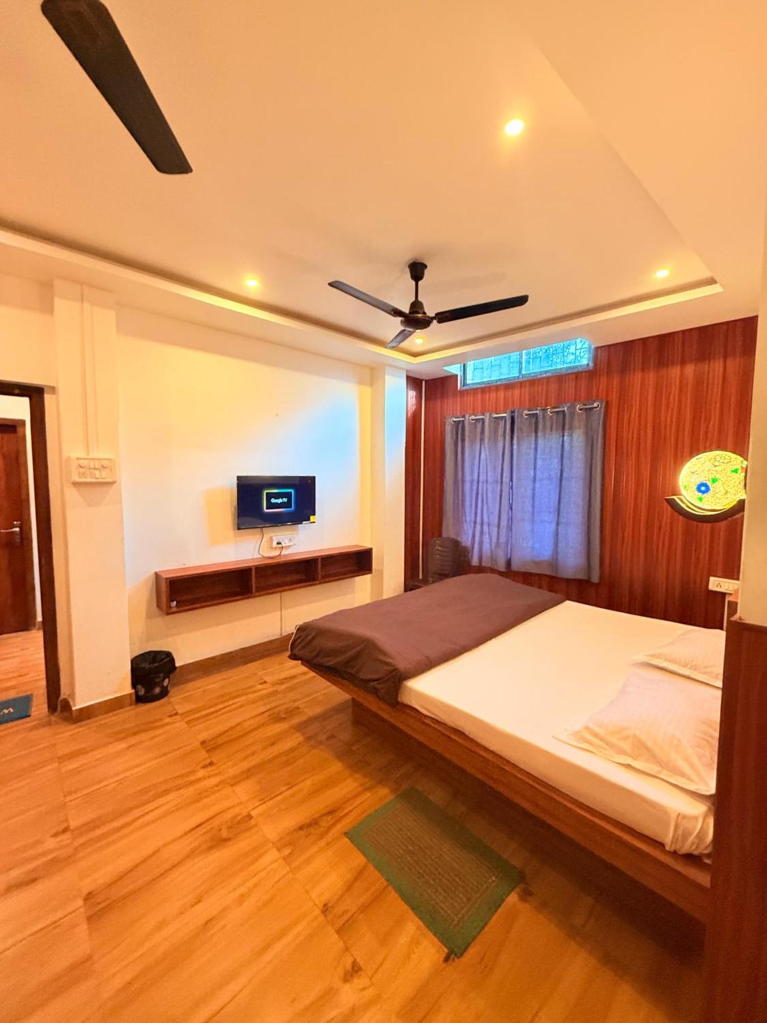 Dream Lodging Silchar Luaran gambar